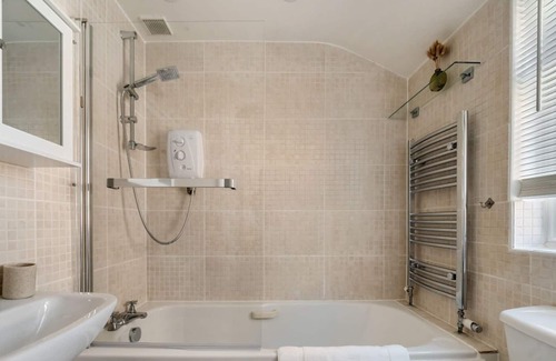 Cobham House | Pass the Keys | Charming Victorian Cottage