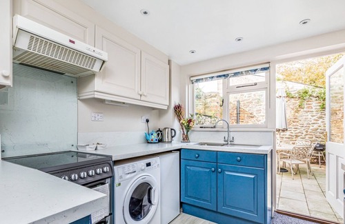 Wareham House | Pass the Keys | Charming Cottage 1 Min Walk from Wareham Quay