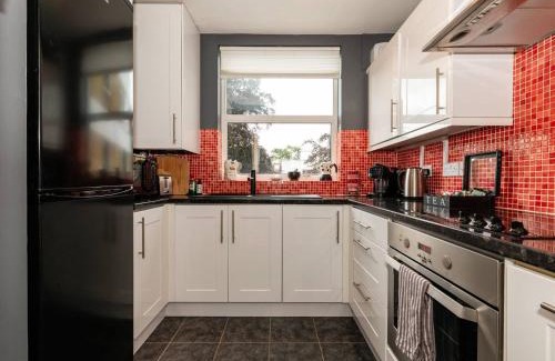 Richmond-upon-Thames Apartment | Pass the Keys City Convenience The Complete Package Teddington