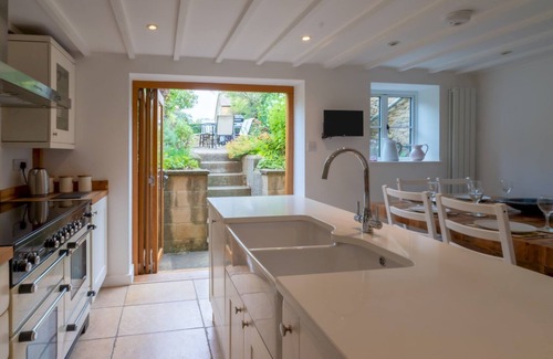 Longborough House | Pass the Keys | Delightful 4 bedroom Cotswold character cottage