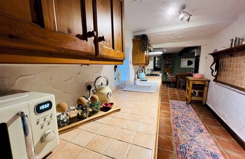 Youlgreave House | Pass the Keys | Dene Cottage - Perfect for 8 & Pets in Youlgrave