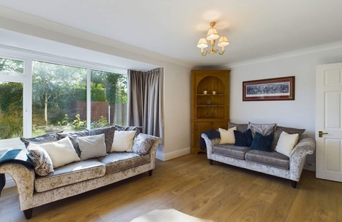 Exeter House | Pass the Keys | Grand country home with space for all the family