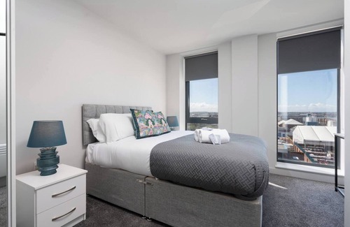 Liverpool Apartment | Pass the Keys | Liverpool Baltic Triangle Spacious Flat | Sleeps 4