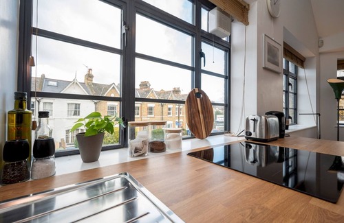 Nunhead Apartment | Pass the Keys | London Peckham 1 Bed Flat free on street parking