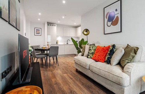 Vauxhall Apartment | Pass the Keys | Luxury Liverpool Flat with Amazing River Views