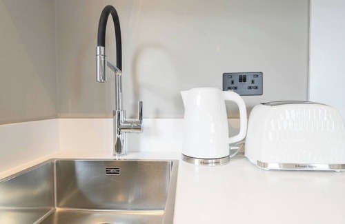 Holbeck Apartment | Pass the Keys | Oasis in the sky - Leeds Centre