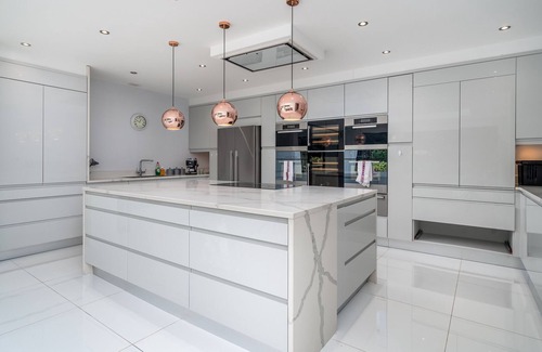 Radlett House | Pass the Keys | Prestigious 5 Bed Retreat Spacious Tranquil Haven