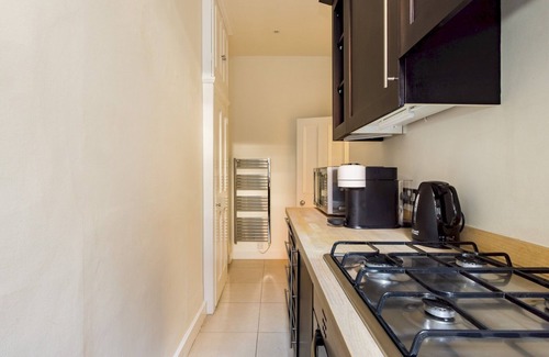 Earl's Court Apartment | Pass the Keys | Sophisticated Studio in South Kensington