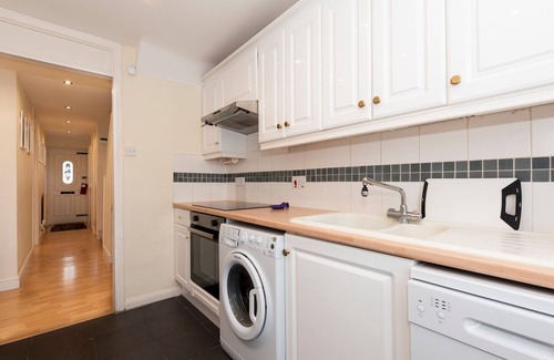 Woolwich House | Pass the Keys | Spacious 3-Bed Home/Woolwich/O2 & Crossrail