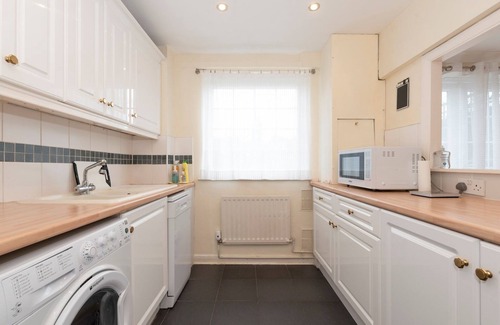 Woolwich House | Pass the Keys | Spacious 3-Bed Home/Woolwich/O2 & Crossrail