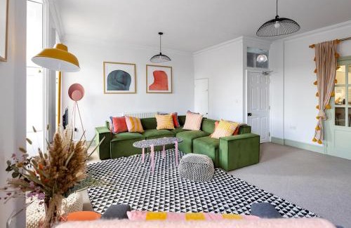 Upper Town Apartment | Pass the Keys Stunning apartment in central location