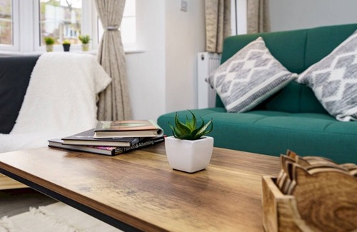 Barnhill House | Pass the Keys | Stylish Home in Wembley Park