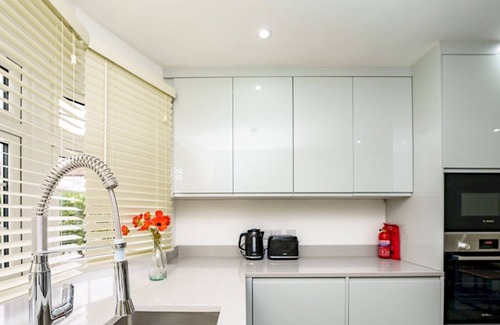 Barnhill House | Pass the Keys | Stylish Home in Wembley Park