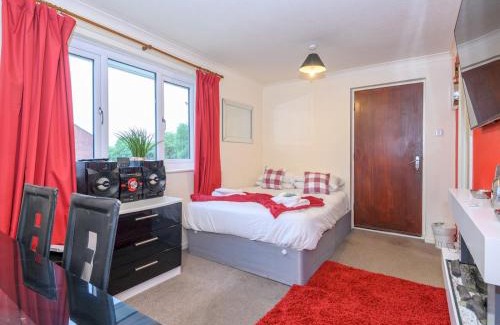 Middleton Apartment | Pass the Keys The Roundhay Nook – 1 Bedroom Stay Free Parking