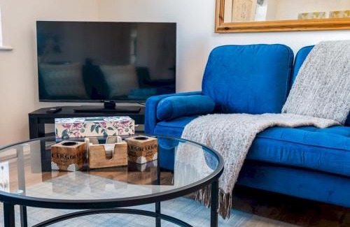 Lacey Green Apartment | Pass the Keys Walters Ash Hideaway Flat