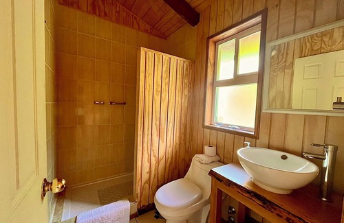 Luis Soto Bed & Breakfast | Patagonia 47g