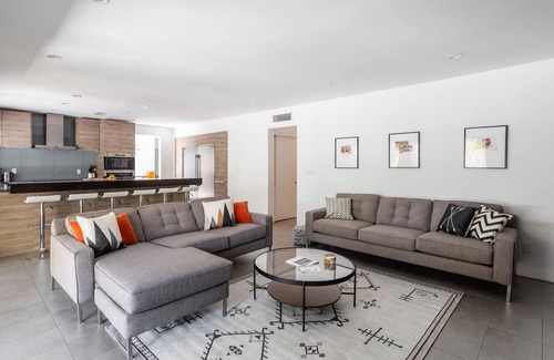 Camelback East House | Patina Rosa: Iconic Design, Pool and B-Ball Court