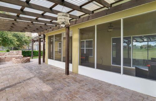 Marbella House | Patio and Fire Pit Spacious Davenport Family Home!