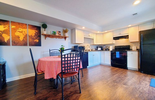 Lexington Apartment | Patio, Balcony, Close to Mall, and Pet Friendly 2-Bedroom