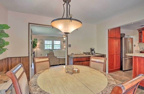 Roach House | Patio & Grill: Lake of the Ozarks Escape!