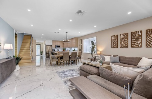 Tarpon River House | Patio Luna Fort Lauderdale Modern, 3 bedroom, 3 bathroom! NEW and Fully Stocked!