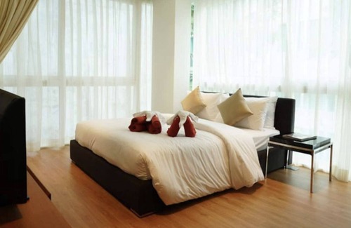 Patong Apartment | Patong Beach Sea view 2 bed Pool Condo