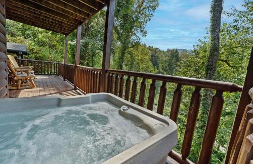 Sevierville House | Paw Prints Mountain View Cabin