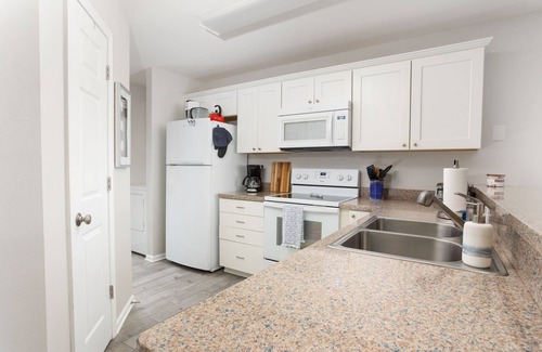 Pawleys Island Condo | Pawleys Island Paradise 2BR 1st Floor, Pools, Beach Close - True Blue Golf