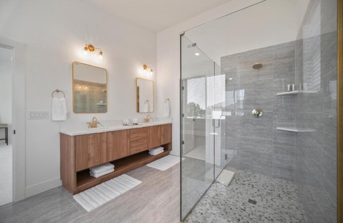 Vancouver Villa | PCH Rental