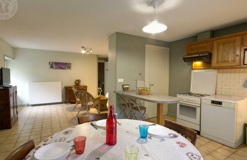 Saint-Didier-sur-Rochefort Cottage | Peaceful cottage for 4 people, fireplace & pets allowed