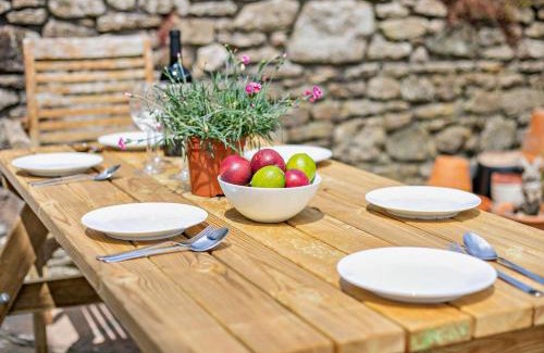 St Just House | Peace and Plenty