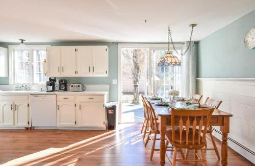 Wellfleet House | Peace and Quiet & Spacious Back Deck