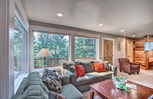 Cle Elum House | Peace in the Pines Cle Elum Cabin with Trail!