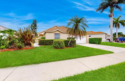 Central Naples House | Peace Rose Villa at Briarwood