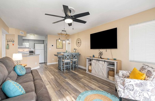 Ocean Side Village Condo | Peaceful 2/2 Pondside Condo · Half Mile from Beach