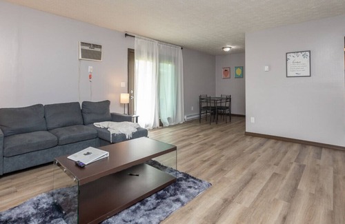 West Carrollton Apartment | Peaceful 2-Bedroom Near Dayton