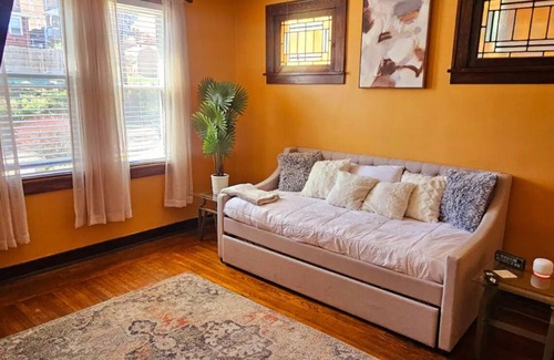 Homestead Apartment | Peaceful 2 beds near Pittsburgh!