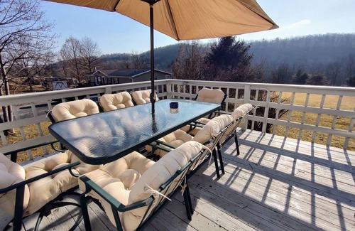 Huntingdon House | Peaceful Acres – Minutes to Raystown Lake