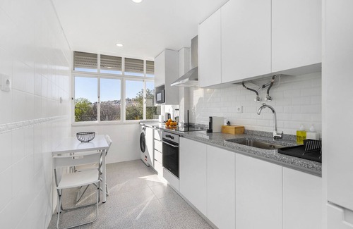 Alges House | Peaceful Algés Family Home