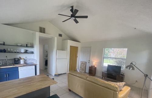 Williston Cottage | Peaceful and private cottage on 20 acre farm 20 minutes from WEC 10 min to HITS