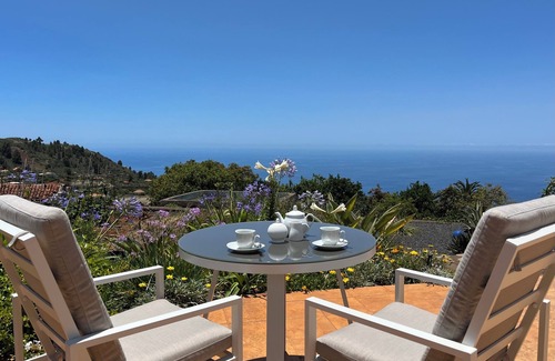 Puntagorda Apartment | Peaceful Atlantic sea views Fibre WiFi, Air con, Heating walk to farmers' market