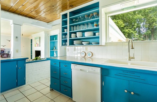 Blaine House | Peaceful Beachfront Getaway with Sweeping Water Views