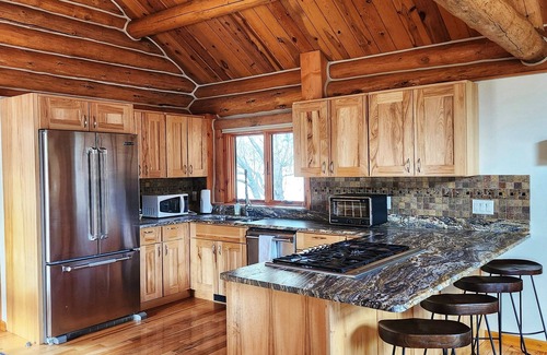 Custer Cabin | Peaceful Cabin Getaway near Wind Cave and Custer National Park