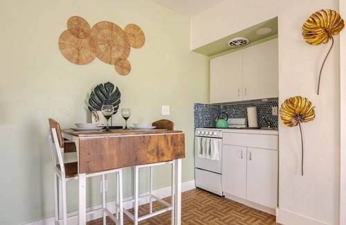 Royal Poinciana Apartment | Peaceful Casita Florida with Free Parking