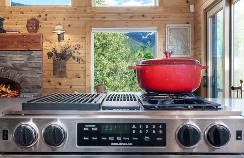 Kalispell Ski Chalet | Peaceful chalet, 30 min to Glacier NP, views of Flathead Valley, Heaven on Earth