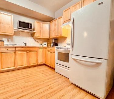 North Glenmore Apartment | Peaceful, charming and cosy independent and private suite with kitchen and bathroom in desired north Glenmore - perfect for any stay