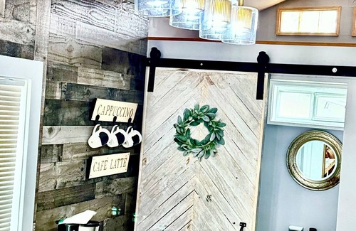 Kyle Cottage | Peaceful Charming Tiny Home