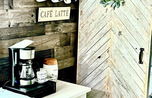 Kyle Cottage | Peaceful Charming Tiny Home