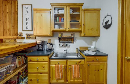 Elbert House | Peaceful Colorado Ranch Retreat w/Deck & Acreage