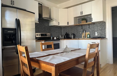 Youville Apartment | Peaceful, comfortable 3-bedroom apartment in the heart of Montreal